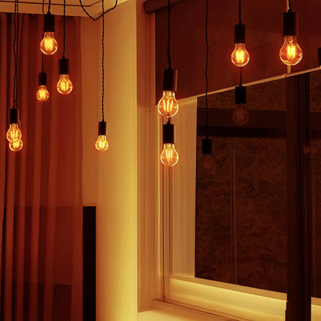 warme filament lampen in restaurant