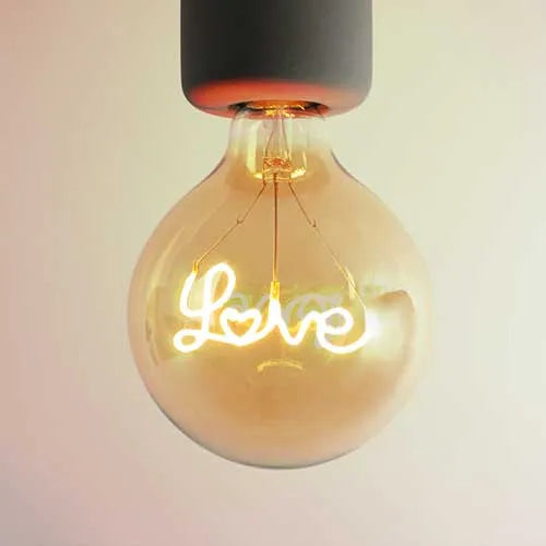 E27 LED Lamp filament G125 Love 2.5W 2100K amber dimbaar